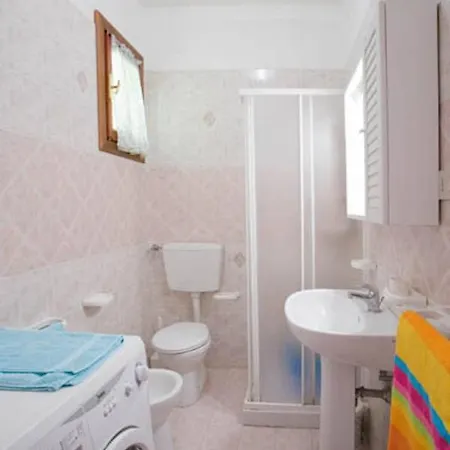 Homely Close To The - Beahost